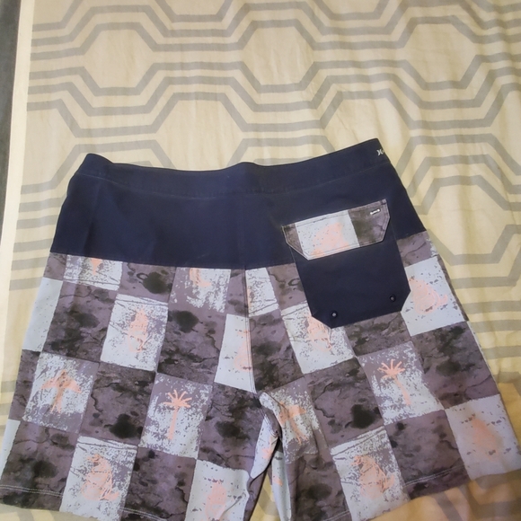 Mens Hurley sqim trunks size 38 - Picture 2 of 3